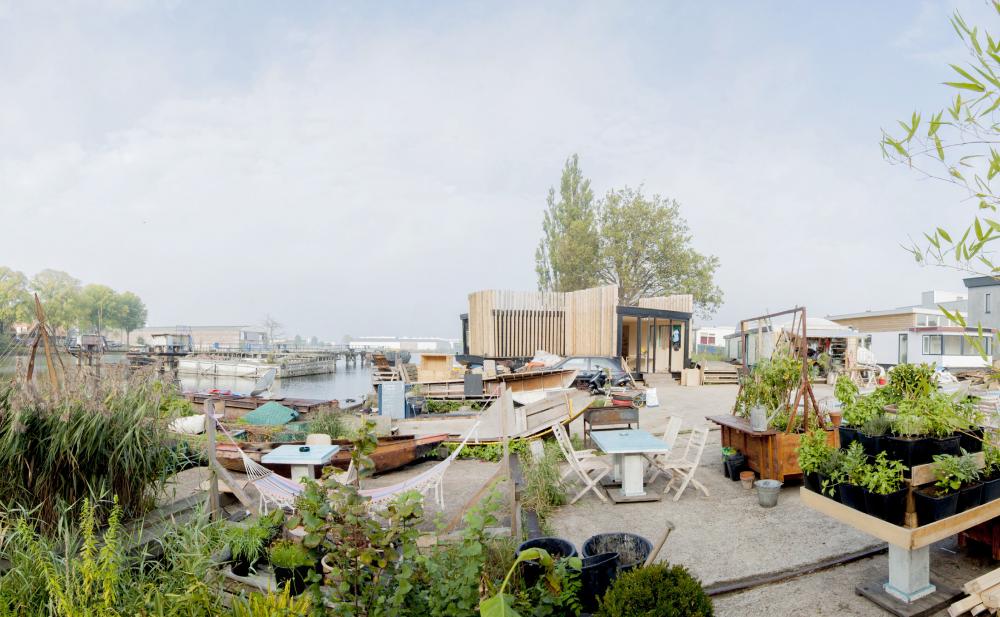 Photo © space&matter