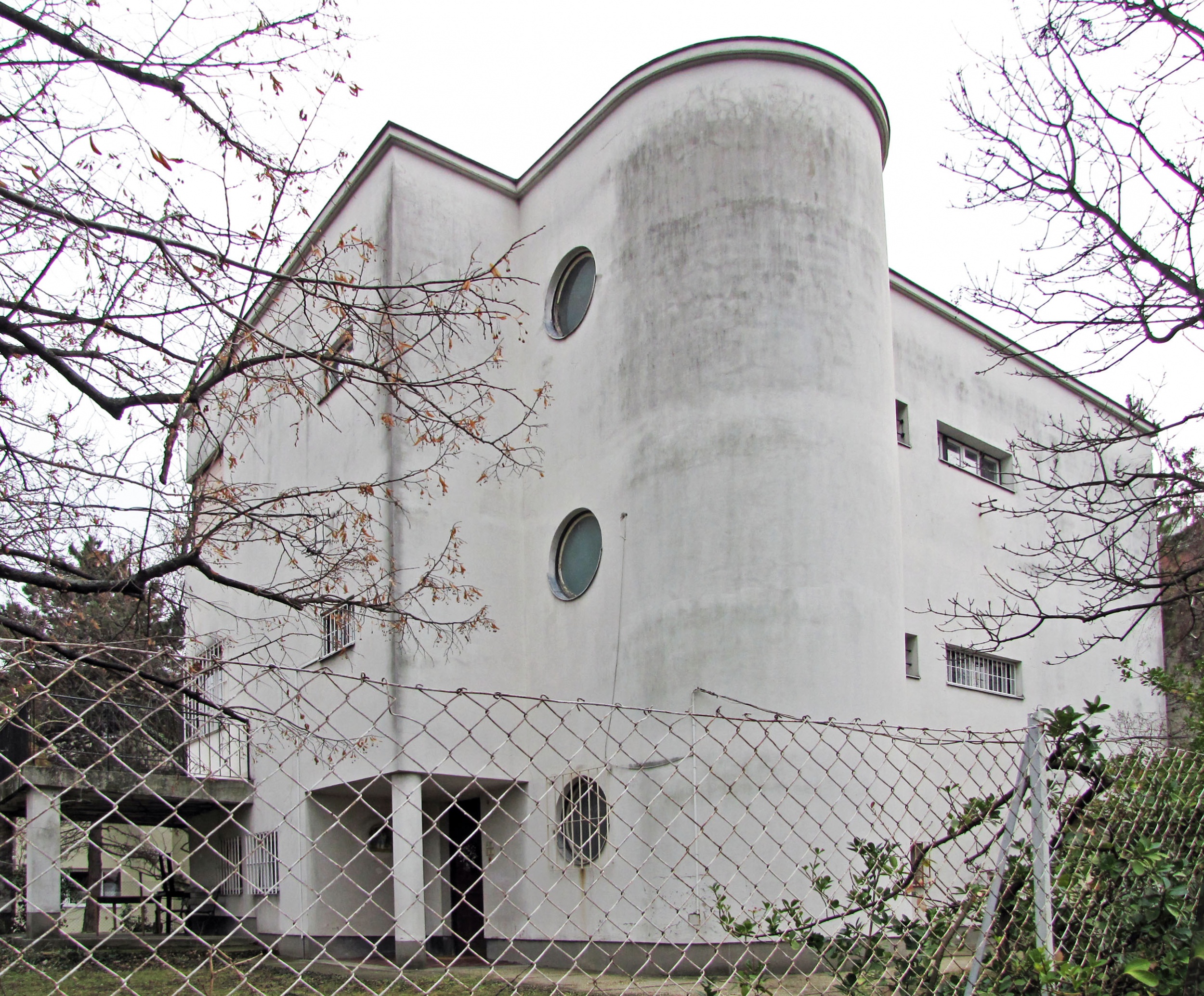 Tavaly, a Bauhaus centenárium keretében bejárt Lejtő u. 22. számú ház - Fotó: Kovács Dániel