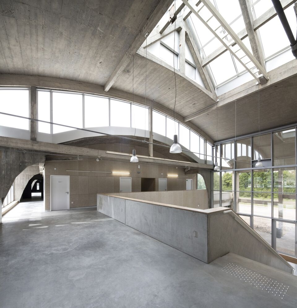The Perret Hall, Cultural Centre - építész: Atelier darchitecture Pierre Hebbelinck; HBAAT - HELEEN HART — MATHIEU BERTELOOT - fotó: Francois Brix