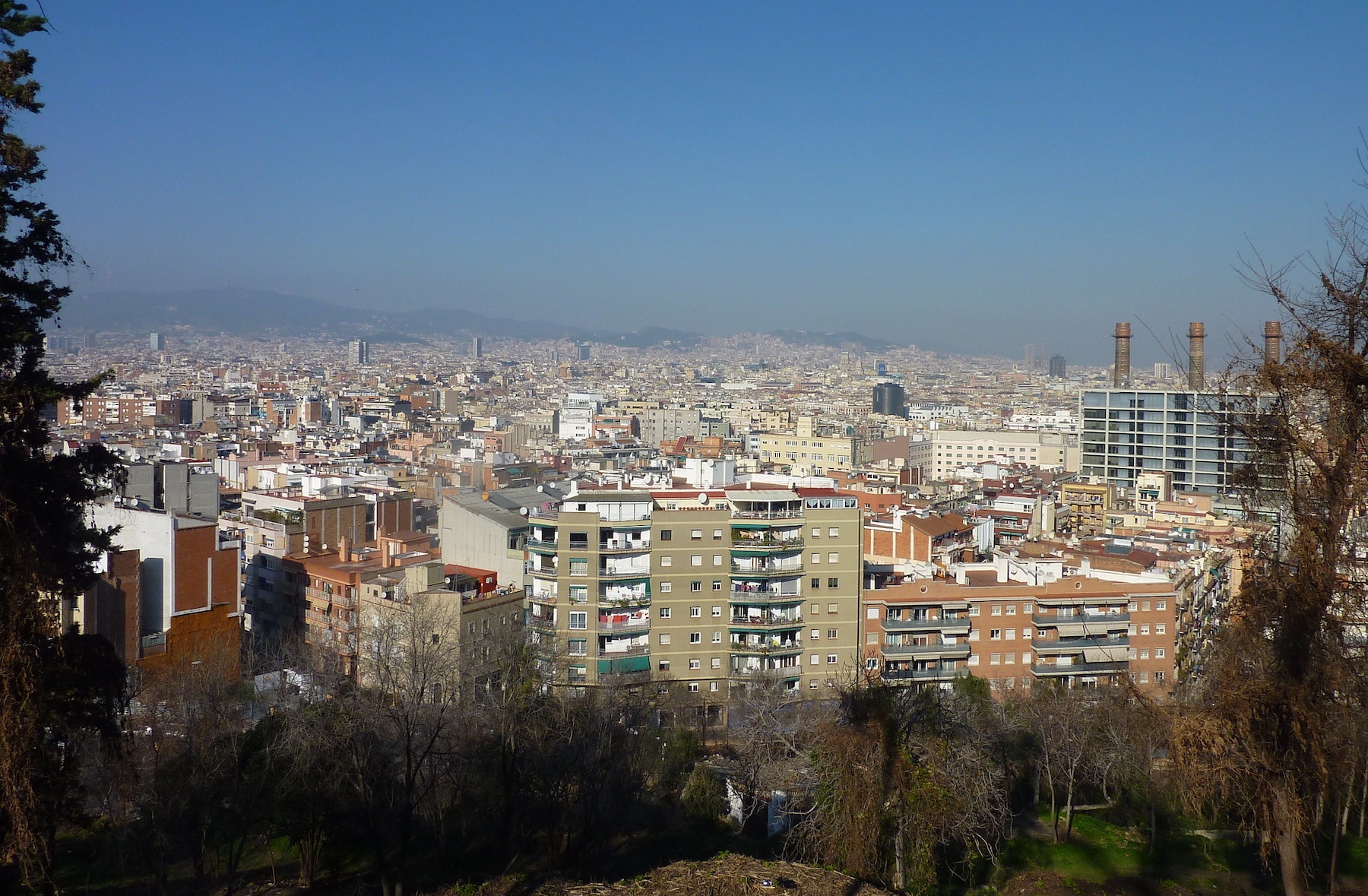 Barcelona felett látható némi füst - Fotó: Sean MacEntee / Flickr