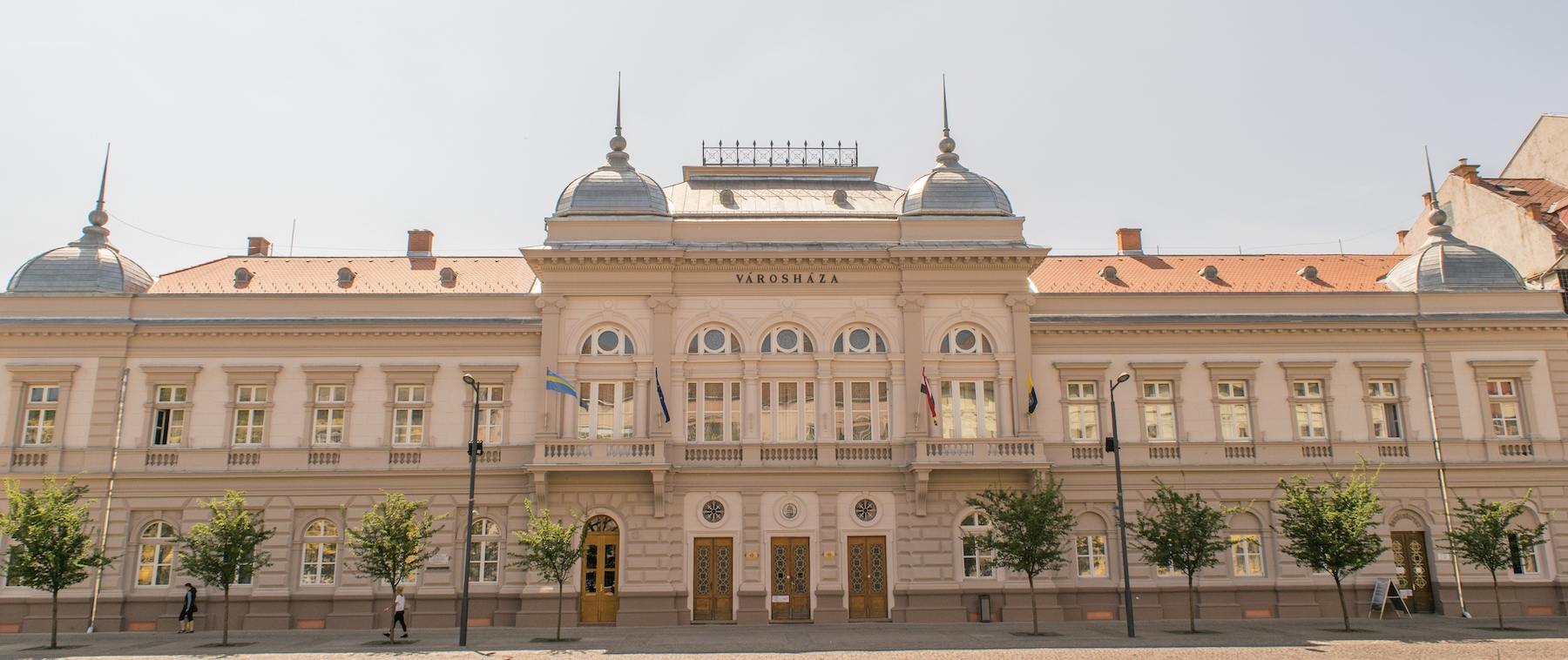 A szolnoki Városháza a 2016-os felújítás után - Fotó: Máté/Wikimedia Commons - CC-BY-SA-4.0