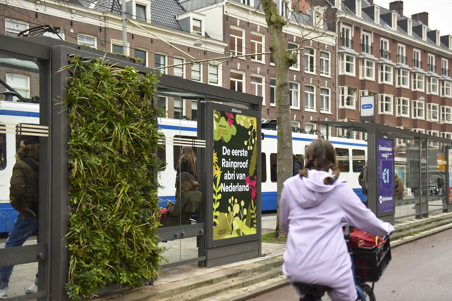 Zöld villamosmegálló Amszterdamban - Fotó: SemperGreen/Instagram