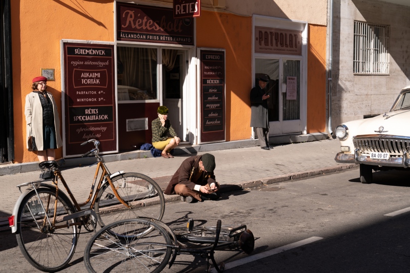 Így alakultak át Újlipótváros utcái a Játszma című film forgatására