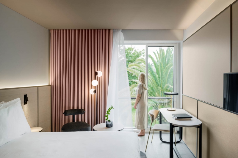 A japánkertek hangulata ihlette a portugál hotel szobáinak megújulását