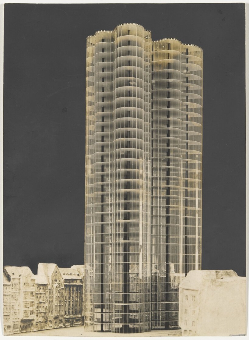  Ludwig Mies van der Rohe, üveg felhőkarcoló projekt, 1922. © 2021 Artists Rights Society (ARS), New York / VG Bild-Kunst, Bonn