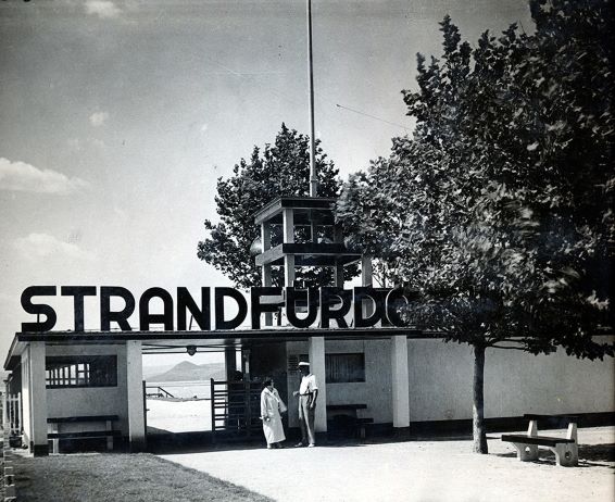 Strand bejárata 1934, terv: Preisich Gábor