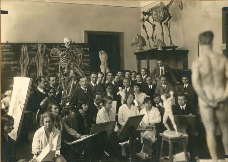 Anatómia terem az 1920-as években, MKE tulajdona