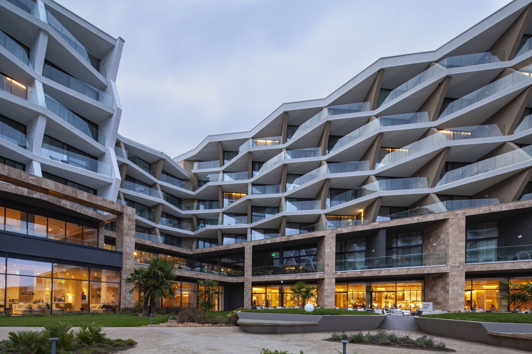 WAVE Resort – építész: E-Arch Studio – forrás: Building of the Year Bulgaria