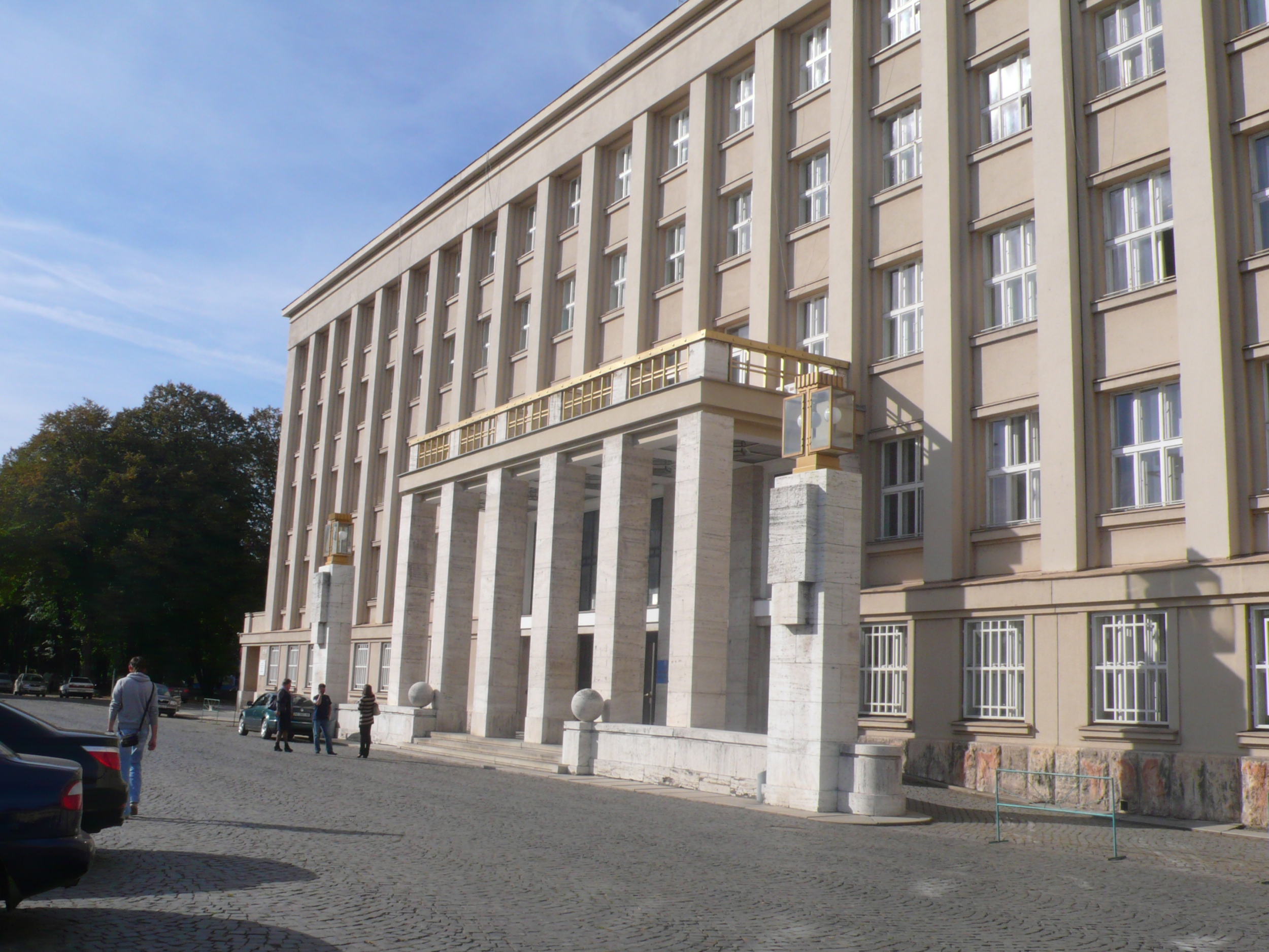 Zemsky-kormány központi épülete, Ungvár (Frantisek Krupka, 1937)