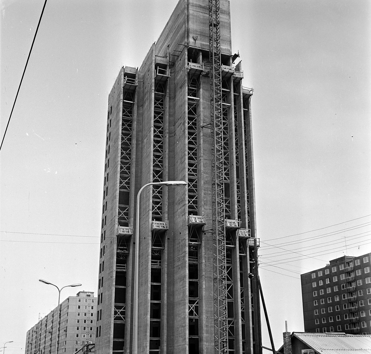 Újpalotai víztoronyház, szerkezetépítés, Tenke Tibor 1975.. forrás: Kiscelli Múzeum honlapja, virtuális leletmentés. fotó: Bojár Sándor 1974