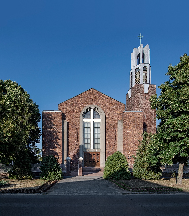 Balatonlelle, szentháromság templom