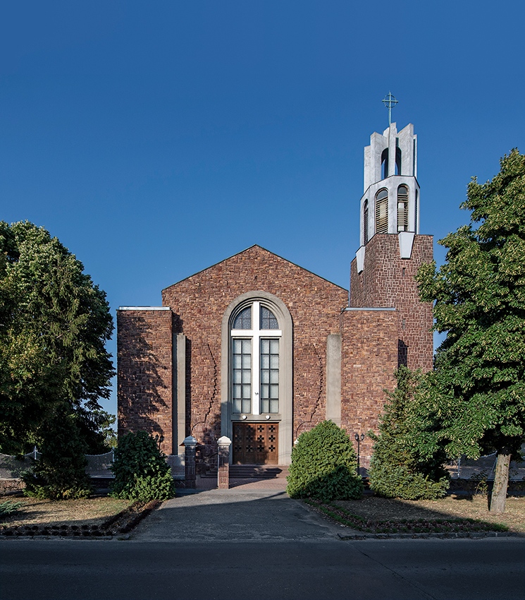 Balatonlelle, szentháromság templom