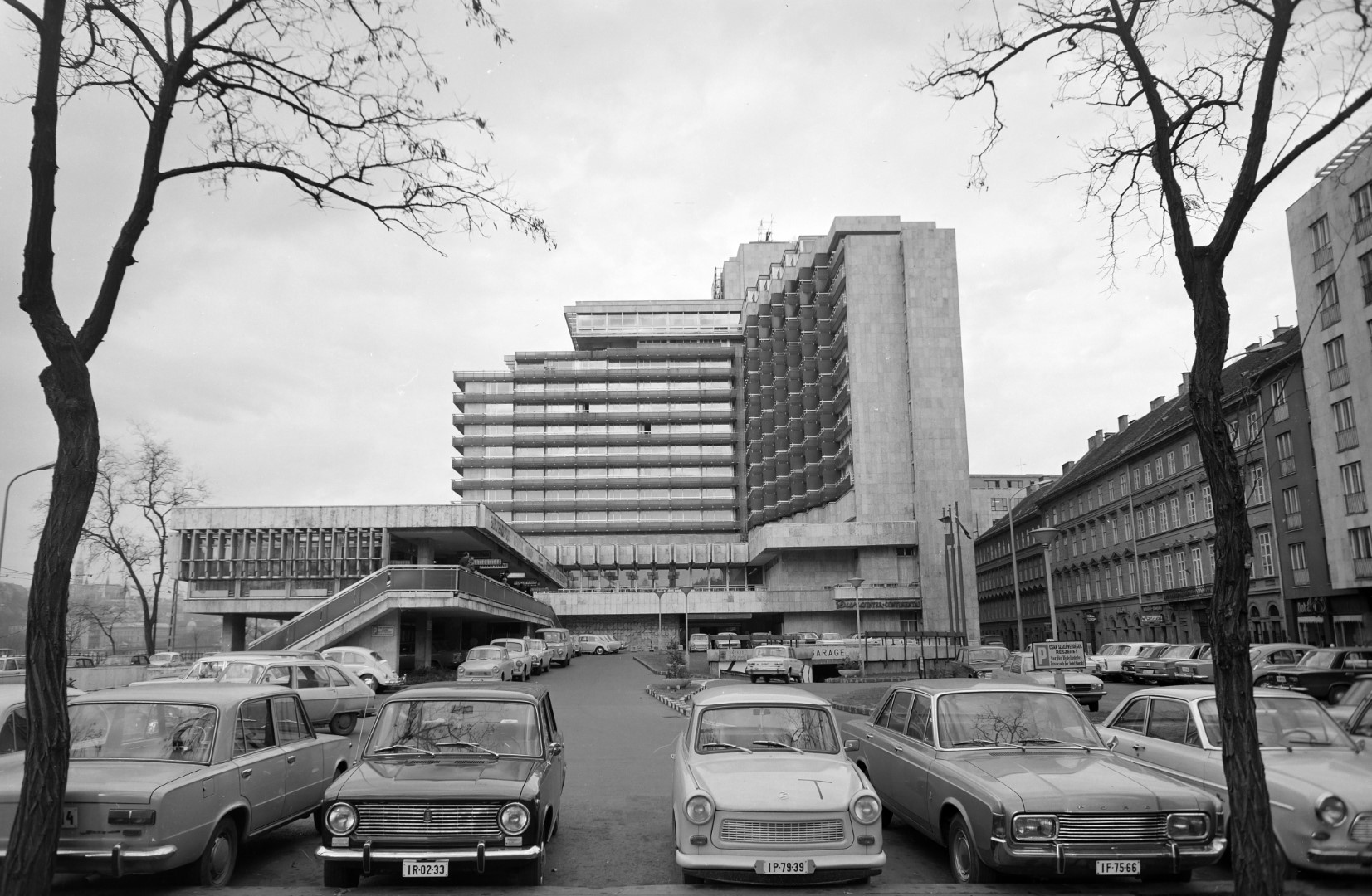 A Duna InterContinental szálloda (Finta József). Fortepan / Vimola Károly, 1977.
