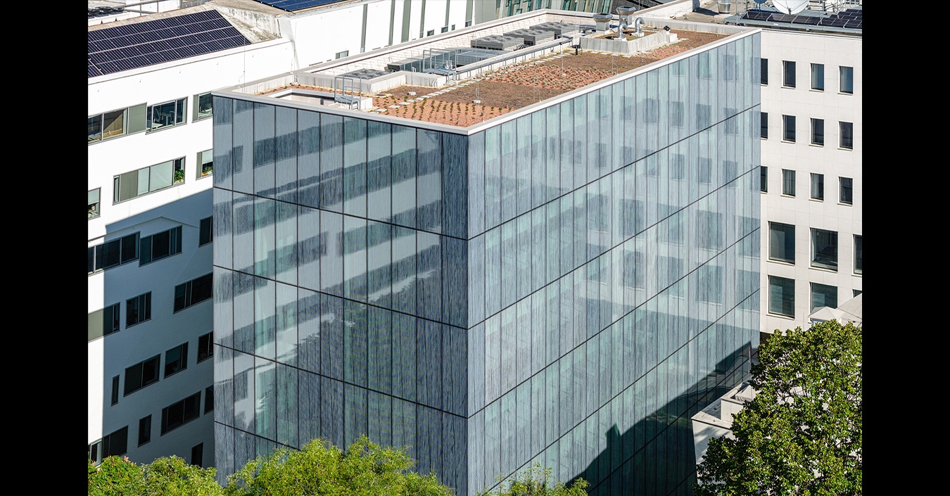 Hogyan lehetséges két építészeti nyelv között átmenetet képezni?