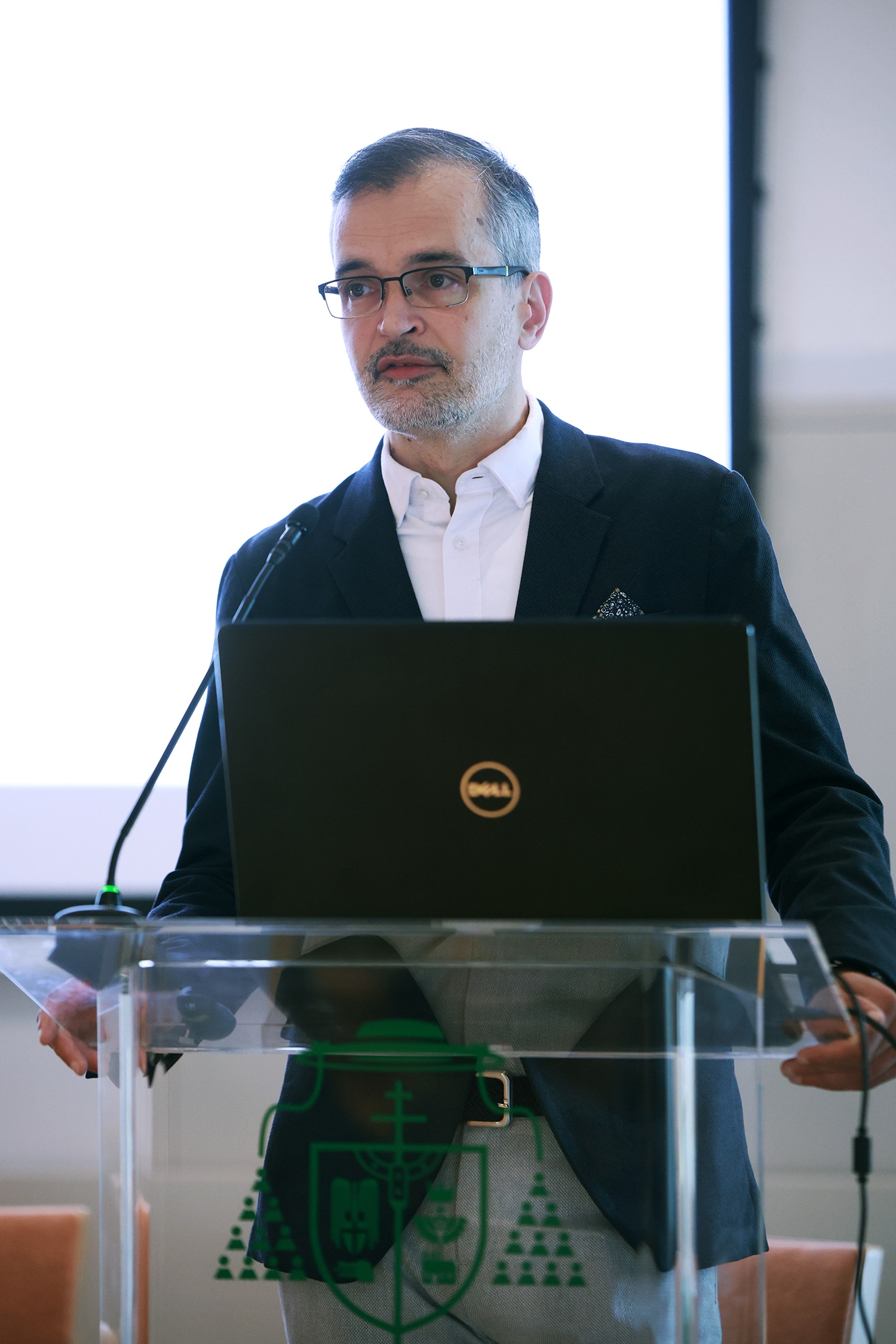 Vavra Áron, a Castellum Vagyonkezelő Igazgatóság, és a várnegyed műemléki projektvezetője. (Fotó: Gáspár Gábor)