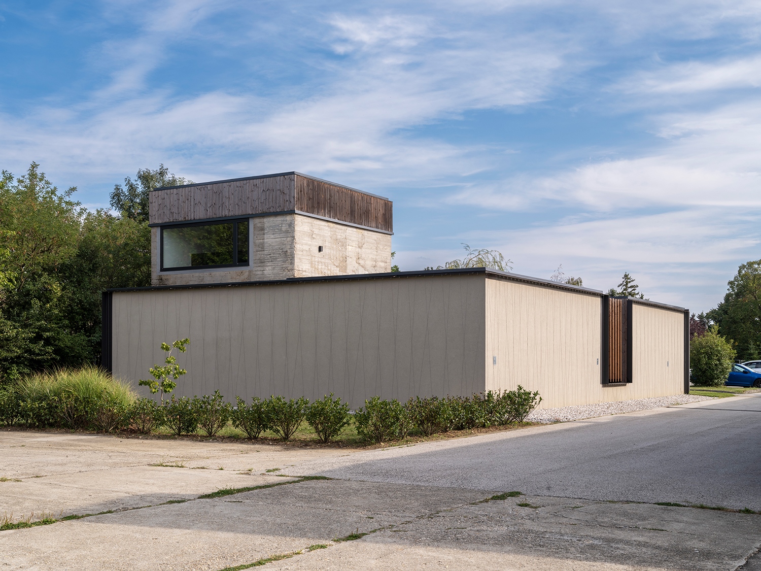 Az ipari örökség zsaluzott textúrája érték és esztétikai minőség, ezért belső szigetelést alkalmaztak