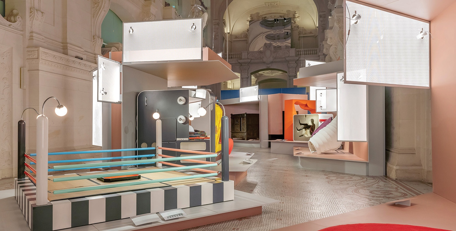 Kiállítási installáció és világítástechnikai terv a párizsi Louvre Díszítőművészeti Múzeumában, a „L’intime” című kiállításhoz, 2024.