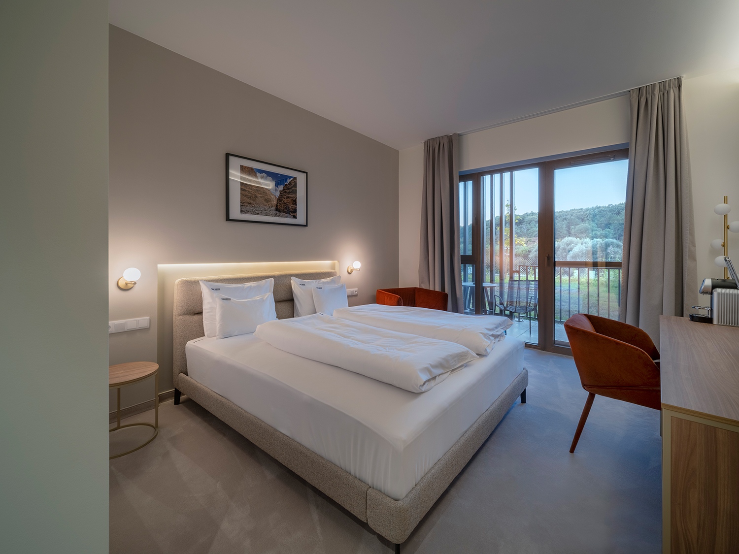 Mindegyik szobához a völgy felé néző erkély tartozik