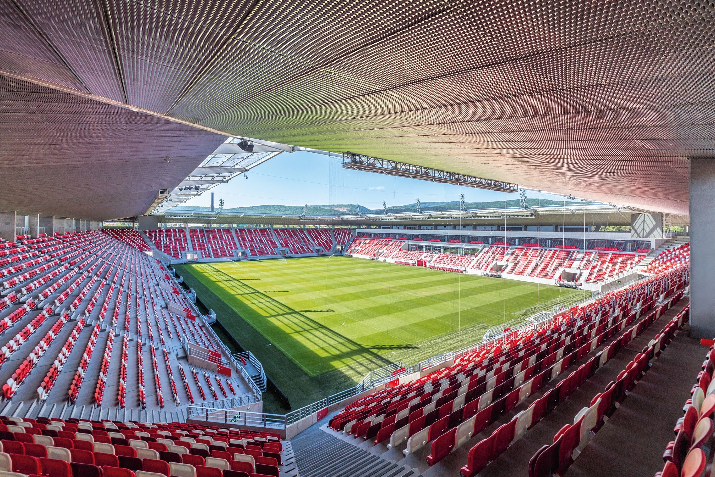 Diósgyőri Stadion - építész: Pottyondy Péter - fotó: Bujnovszky Tamás