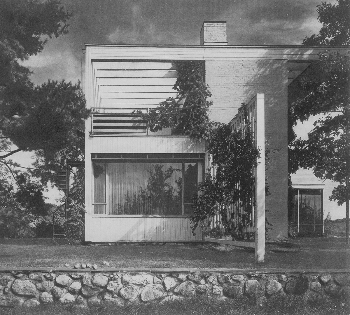 Gropius saját lakóháza, Lincoln, USA (1937) (Kép forrása: Preisich Gábor: Walter Gropius)