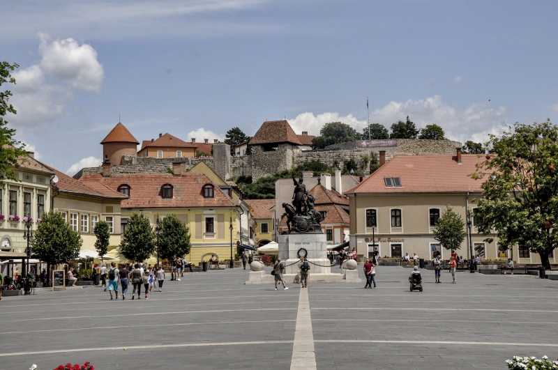 Lovagi páncélt idéző liftet terveztek az egri Várhoz 