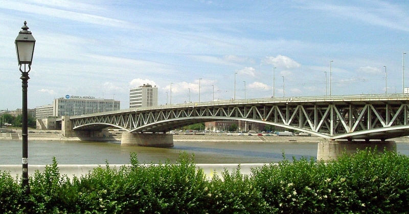 Társadalmi egyeztetés kezdődik a Petőfi híd és a Boráros tér felújításáról
