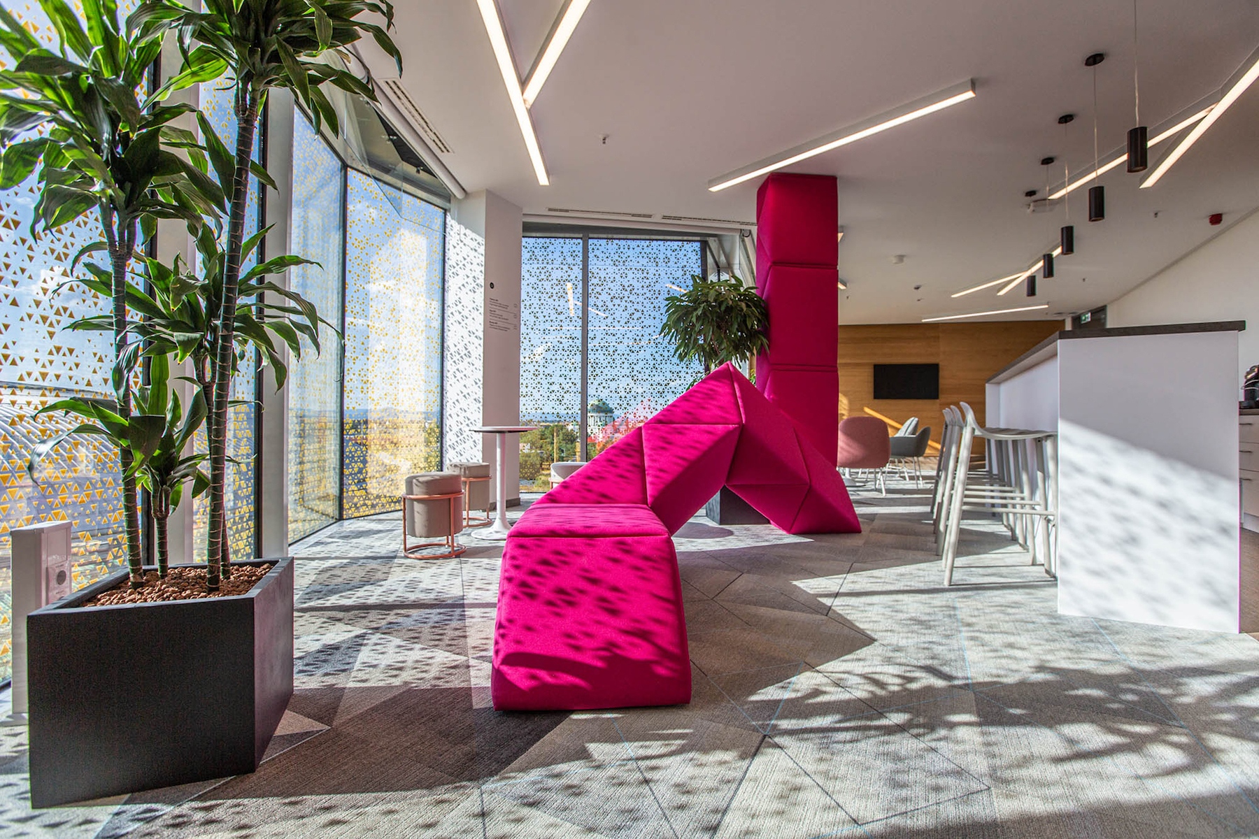 Informális közösségi tér a Telekom-székházban - belsőépítészet és fotó: HD Group