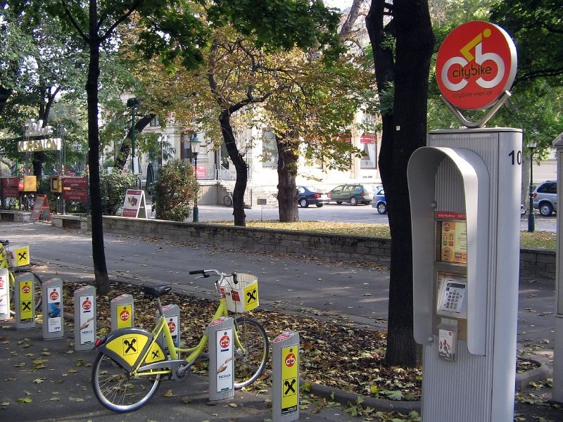 Egy alkalmazás segítségével villamosról biciklire, onnan pedig akár közösségi autóba pattanhatunk Bécsben