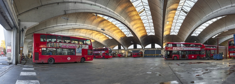 Elektromos buszok akkumulátoraiból látnák el árammal a londoni háztartásokat