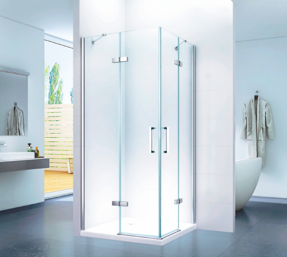 A Clear Trento nevű zuhanykabinja, aminek forgalmazója a Clearconcept, egy sarokkabin dupla nyílóajtóval, 6 mm-es edzett biztonsági üvegfelülettel, fényesre polírozott alumínium szerelvényekkel, és krómozott cinkötvözet zsanérokkal. Telepíthető zuhanytálcára, épített tálcára vagy akadálymentes zuhanyzótérbe egyaránt