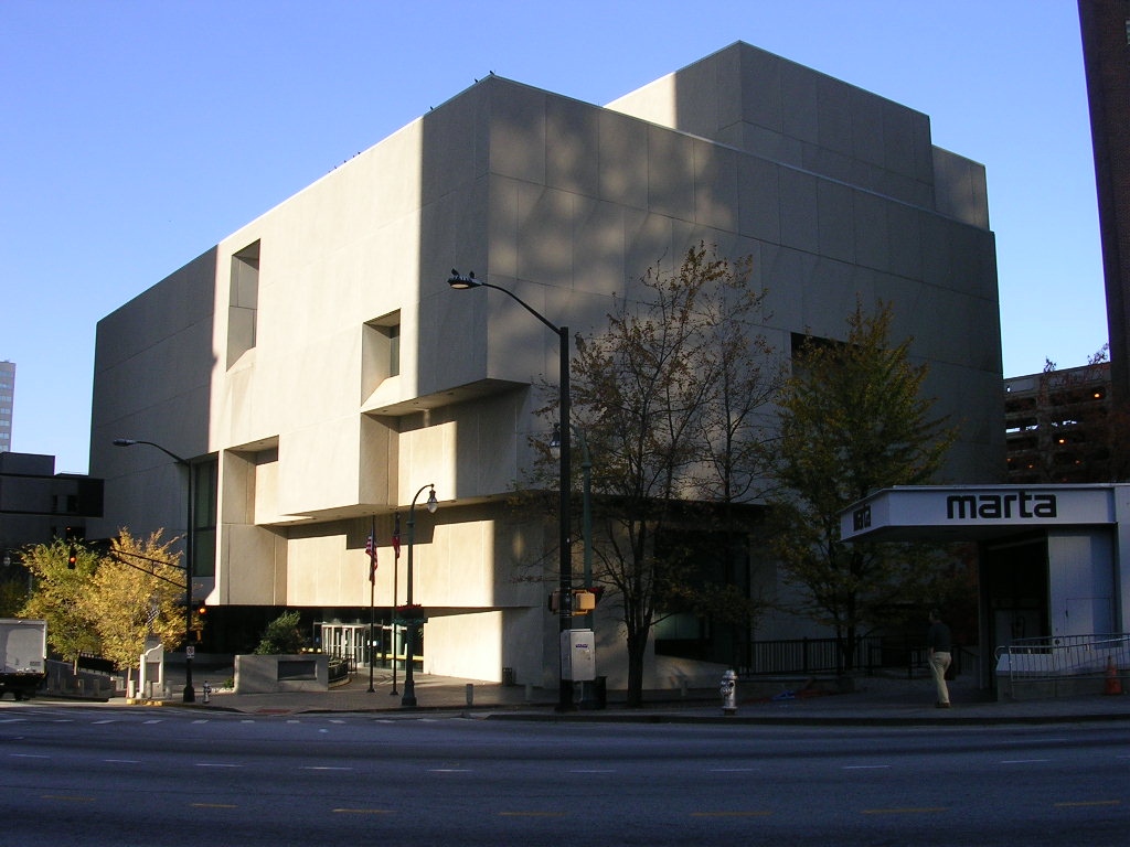 A Breuer Marcell és Hamilton Smith által tervezett épület Breuer utolsó fontos munkája volt 1981. július 1-én bekövetkezett halála előtt. (Fotó: Wikipedia)