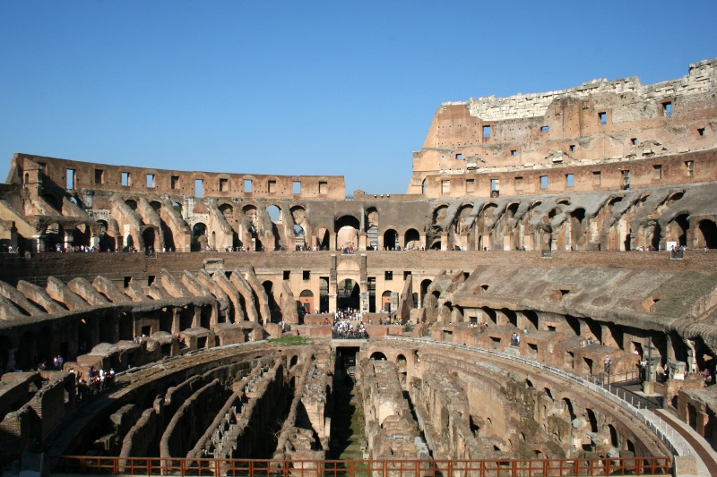 Helyreállítják a római Colosseum küzdőterének padlóját