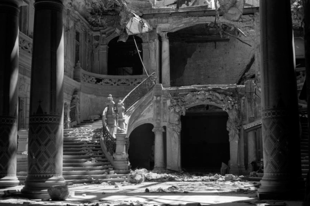 A József főhercegi palota romos díszlépcsőháza 1948-ban   Kép: MTI fotótára, FMAFI