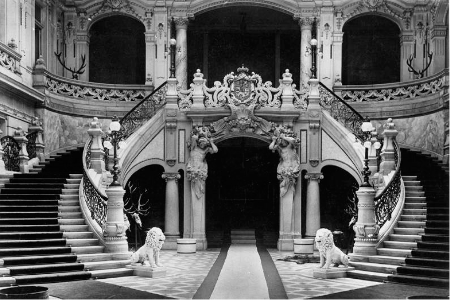 A József főhercegi palota díszlépcsőháza 1940 körül  Kép: Schöffer fotó BTM, Kiscelli Múzeum, fényképtár