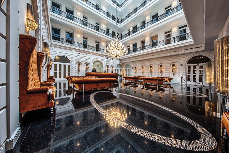 A pompa becsülete - Prestige Hotel Budapest 