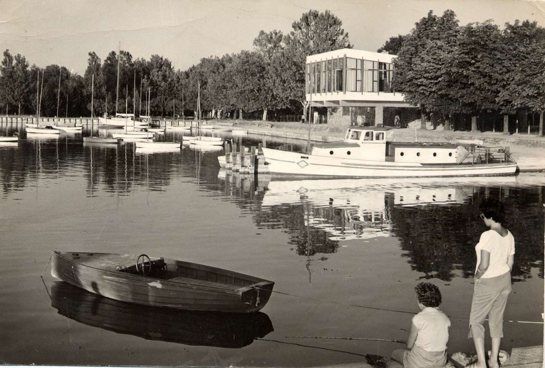 Balatonföldvár, Balaton Klub (Budapesti Hajtóműgyár üdülője), képeslap, bővítés terve Callmeyer Ferenc, 1965 
