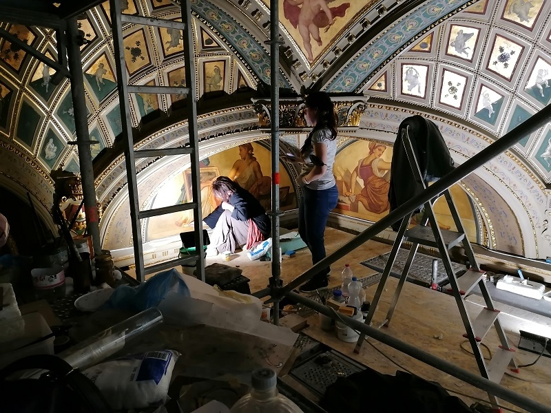 A Lotz freskók restaurálása