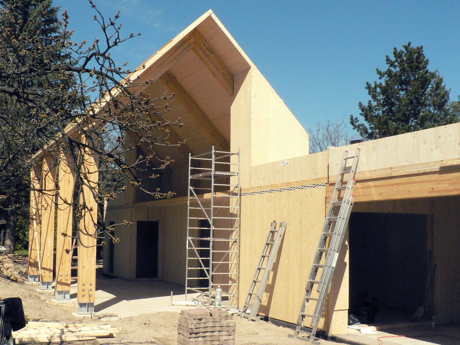  lakóépület  Építészet, Generál tervezés: Dóm Építészműterem Kft., Murka István  CLT technológia: CLT Innowood Hungary Kft., fotó: Innowood