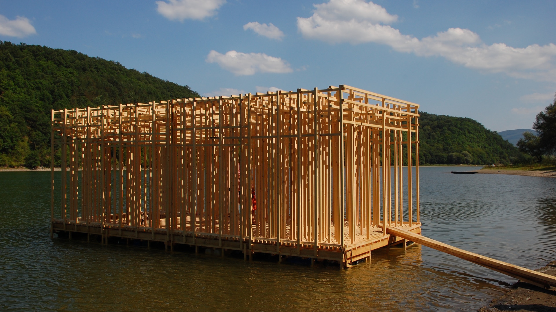 korai saját építésű fa konstrukciók, oktatás építészhallgatók részére, 2012 - 2013, stég