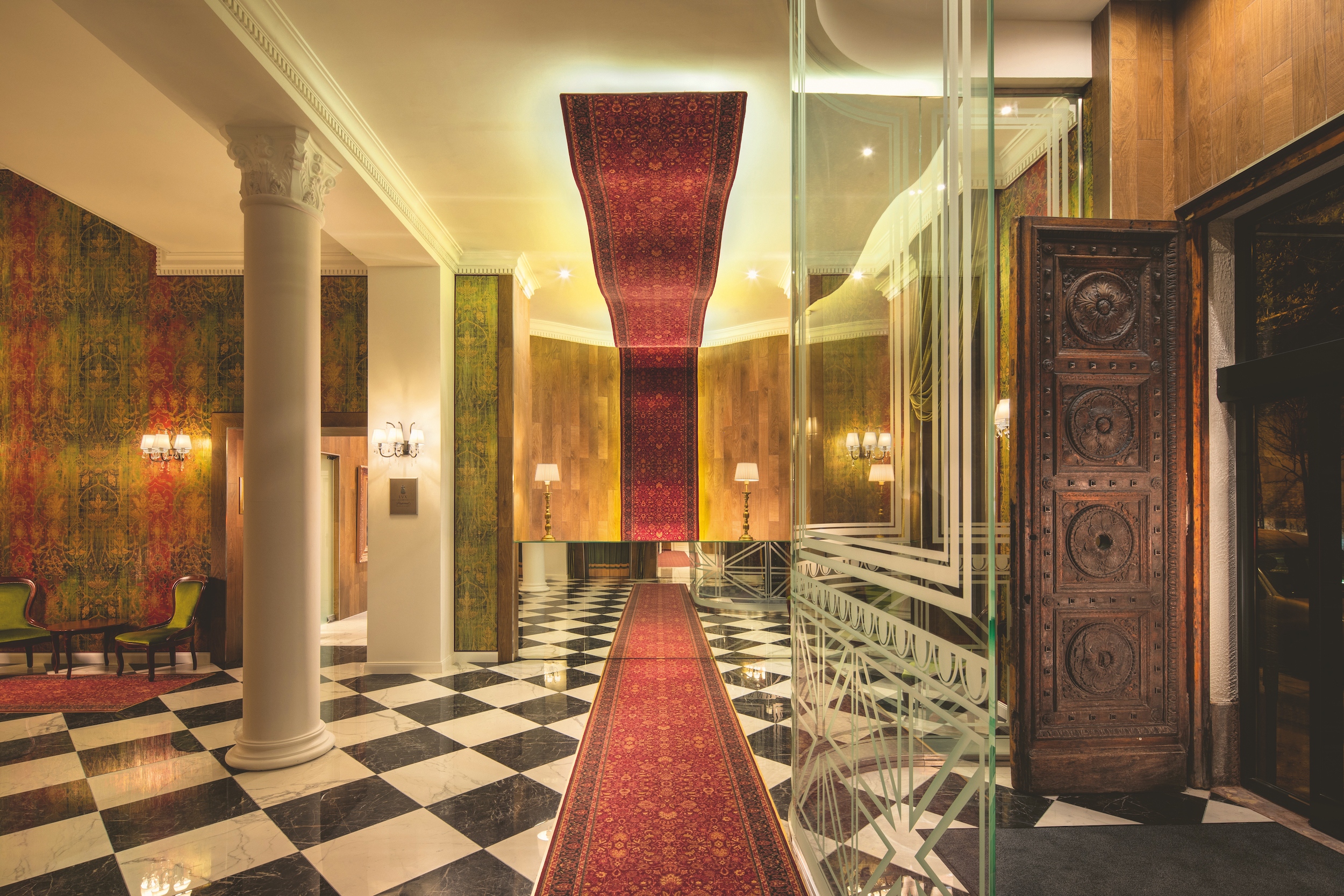 A Mystery Hotel Budapest recepciójának látványa a misztikum és a varázslat világába repíti a vendéget