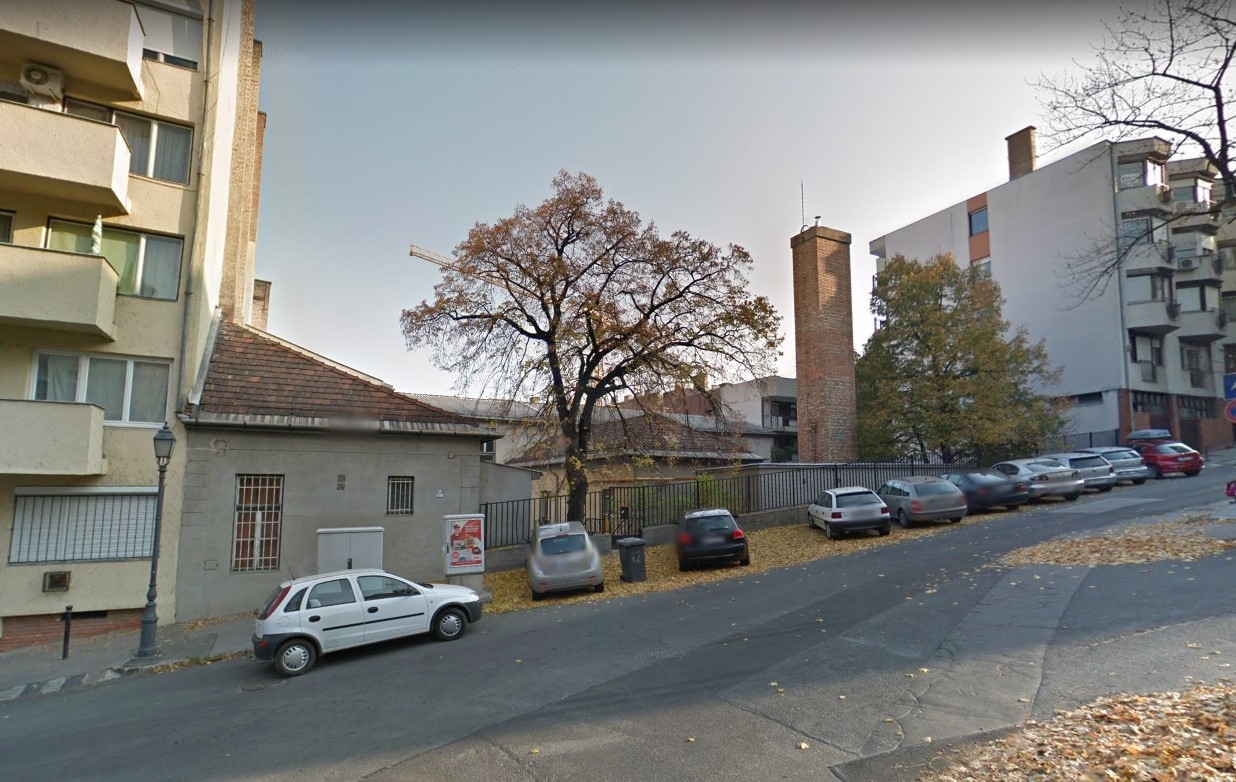 A telek Naphegy utca felőli oldala (Google street view)