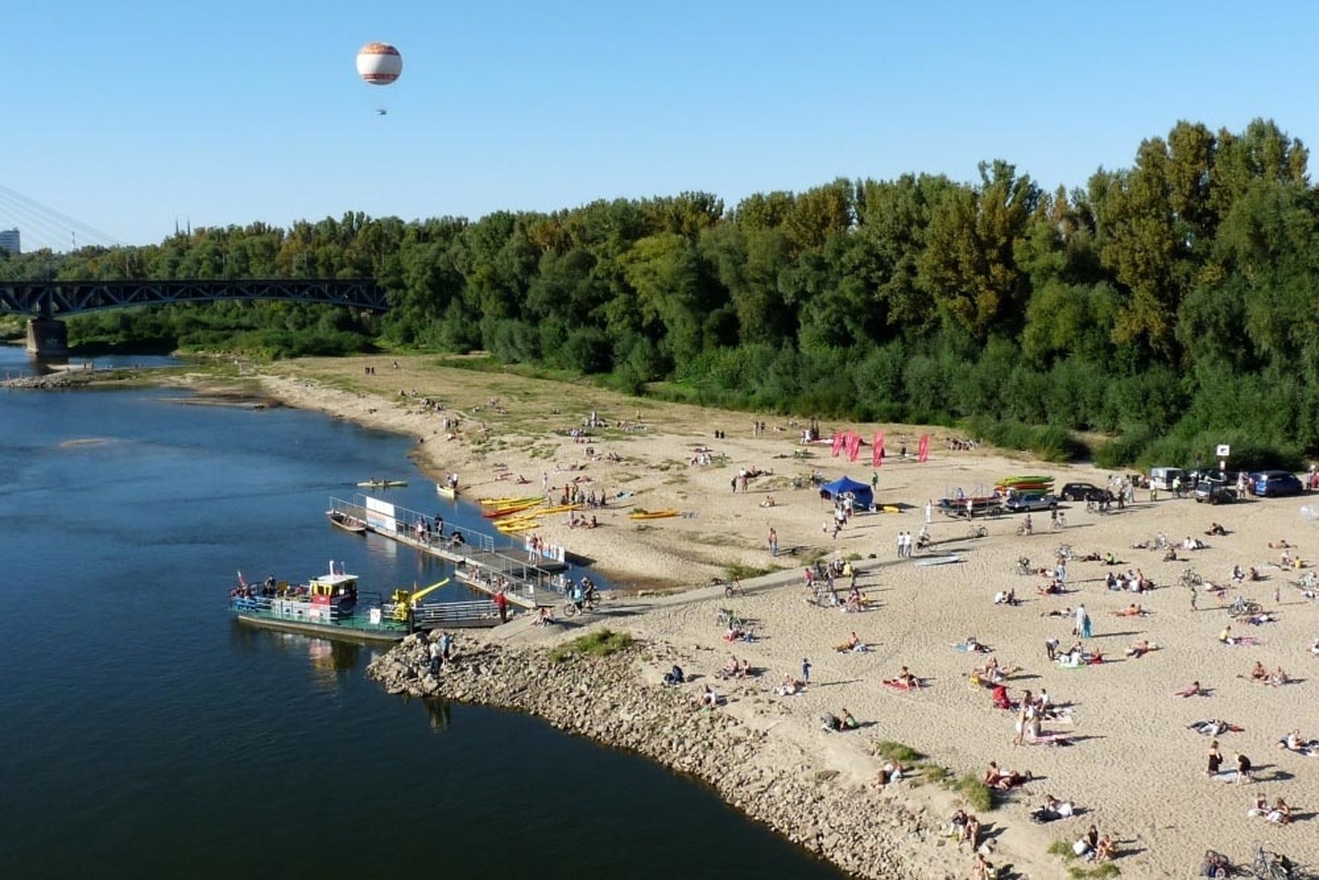 Strand a Visztula partján Varsóban