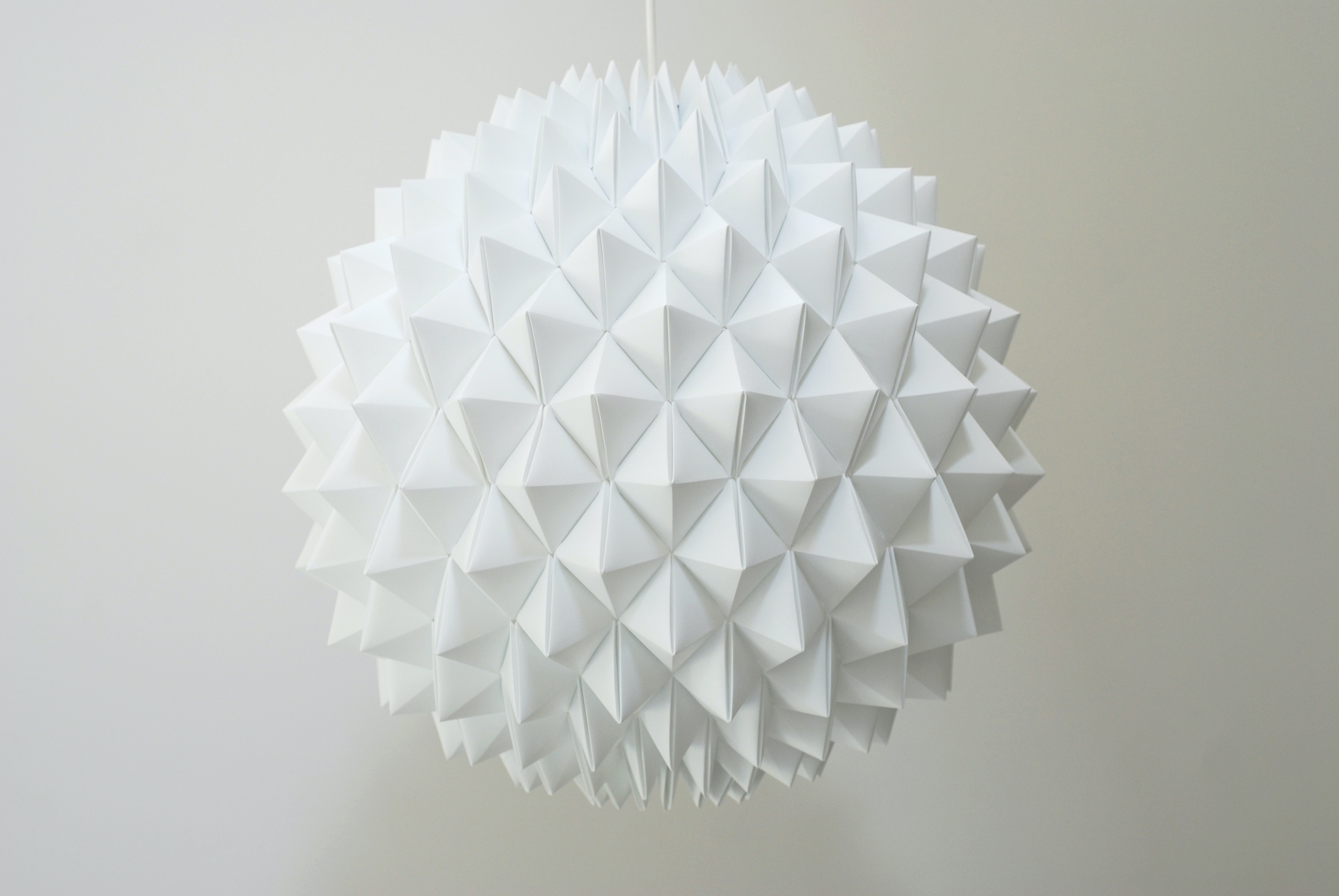 Juhász Ádám (Adamlamp): The Modular Faceted Ball 50 lámpa