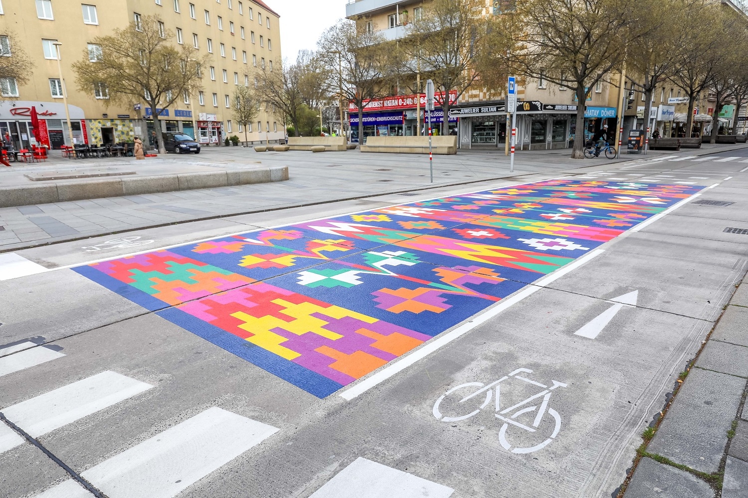 Színes utcák Bécsben – jó kedvre derítenek és üzenetet hordoznak © PID/Christian Fürthner