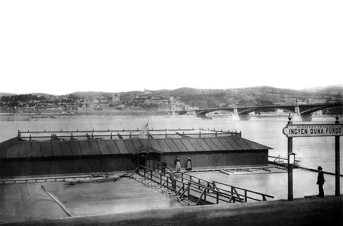 Strand a Dunán. Forrás: Fortepan