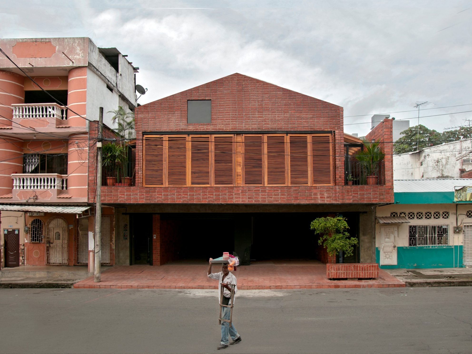 A Brick award 22 győztese / Feeling at Home kategóriában: The House that Inhabits - Productive Urban Living, Babahoyo - Ecuador. Terv: Natura Futura