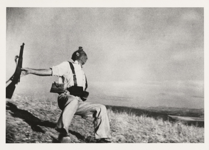 A milicista halála. Espejo közelében, córdobai front, Spanyolország, 1936. szeptember eleje / © International Center of Photography/Magnum Photos Robert Capa Kortárs Fotográfiai Központ