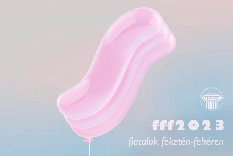 Fiatalok feketén-fehéren