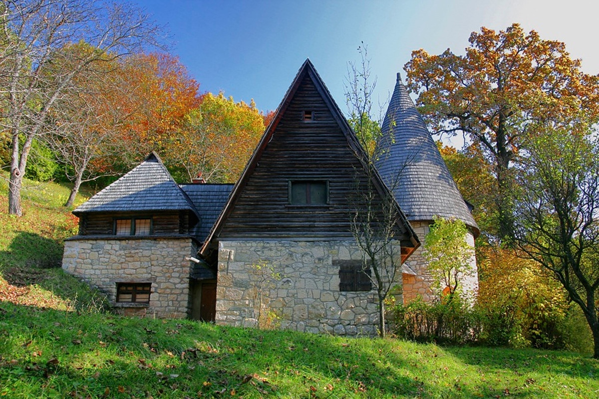 Sztána, Varjúvár – Kós Károly