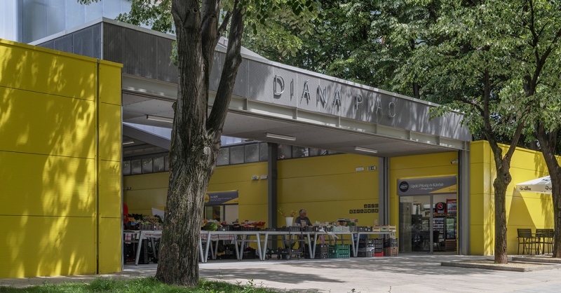 A pécsi lakótelep fontos csomópontja lett a megújult Diána piac